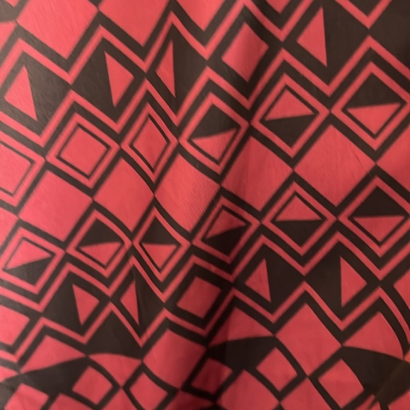 Beautiful Giant Men’s lightweight jacket in red/black - Picture 5 of 12